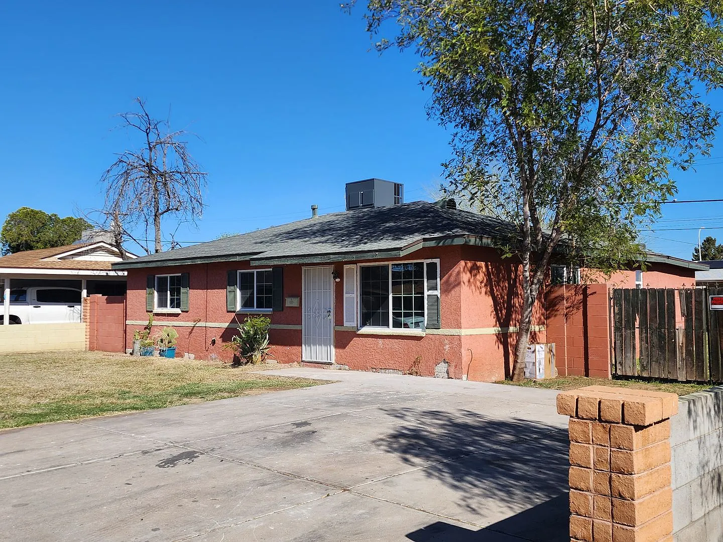 3 Bedroom in Phoenix! — Photo 3
