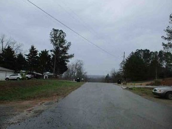 Exterior Neighborhood (street photo)