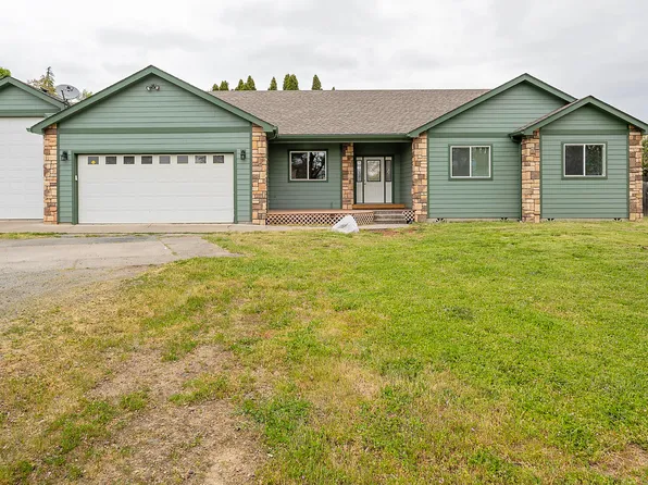 1634 NW F St, Grants Pass, OR 97526