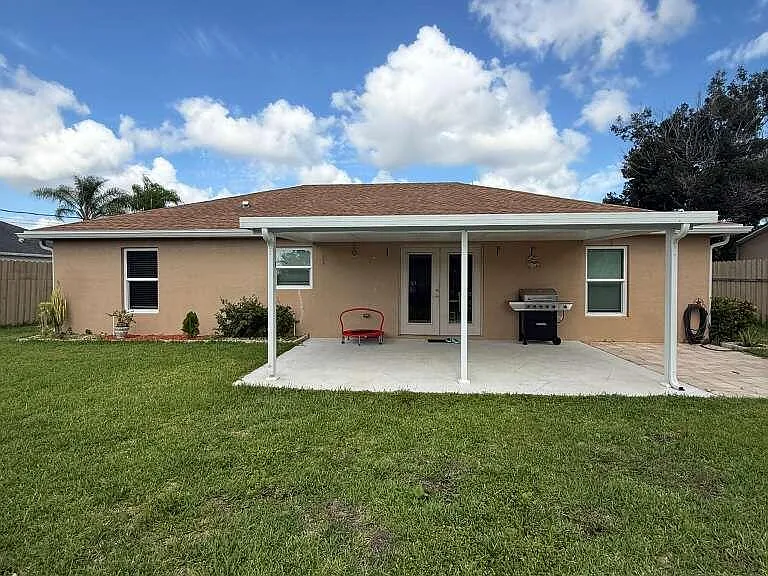349 NW Hibiscus St — Photo 22