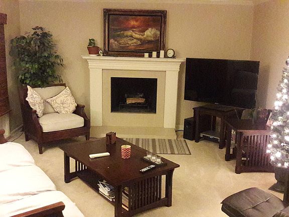 Very large nice living room