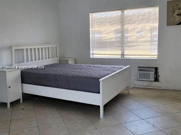 90 Isle Of Venice Dr APT 9A