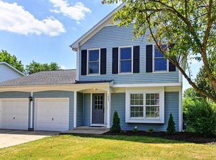 1047 Barlina Rd, Crystal Lake, IL 60014