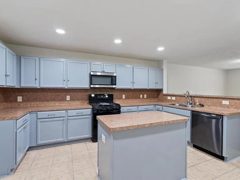 16119 Peach Bluff Ln — Photo 6