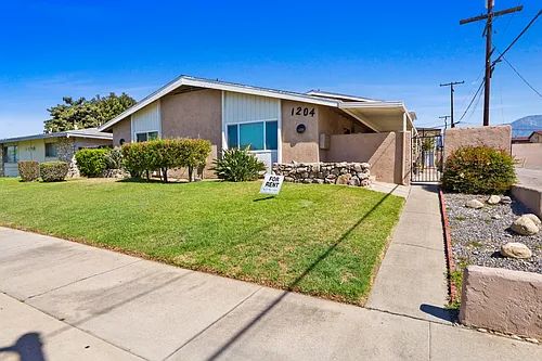 1204 W J St #4 Photo 1