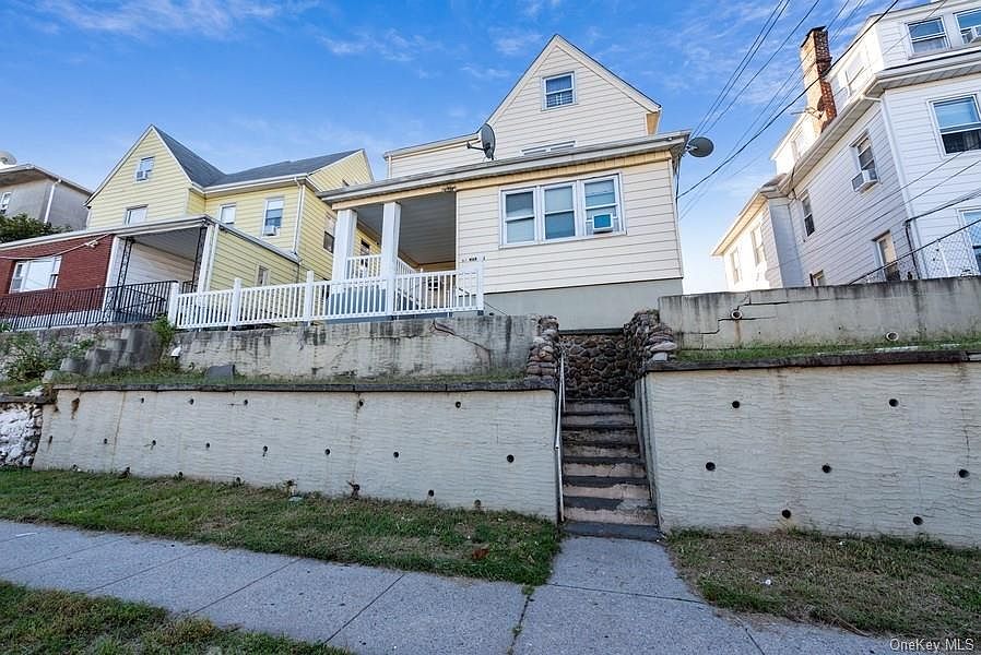 1st image of 61 Waring Pl