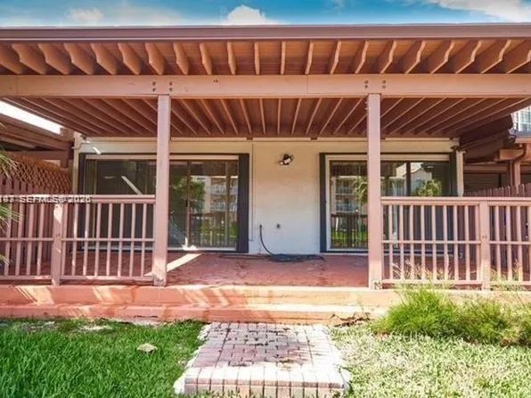 347 Leslie Dr #Townhouse 347, Hallandale, FL 33009