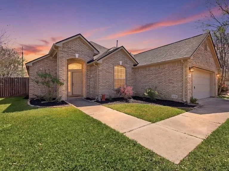 2607 Sun Cove Ln — Photo 2