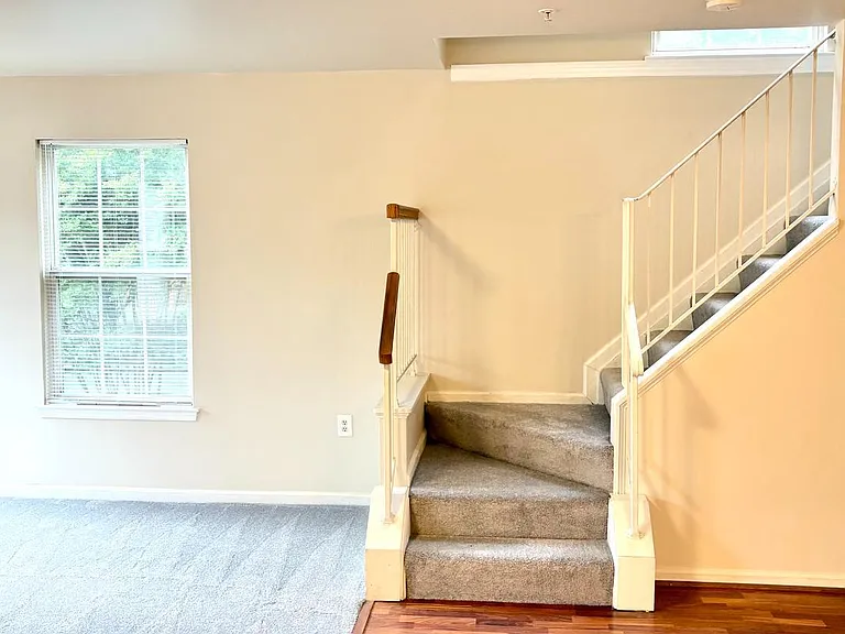 1003 Simsbury Ct — Photo 16