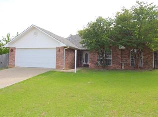 1412 Lakeside Ct, Lindale, TX 75771