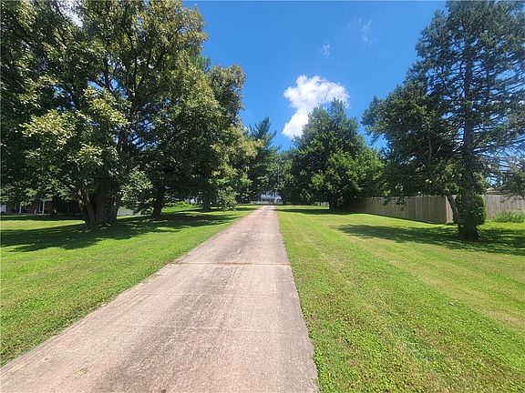 2nd image of 905 S Us Highway 71