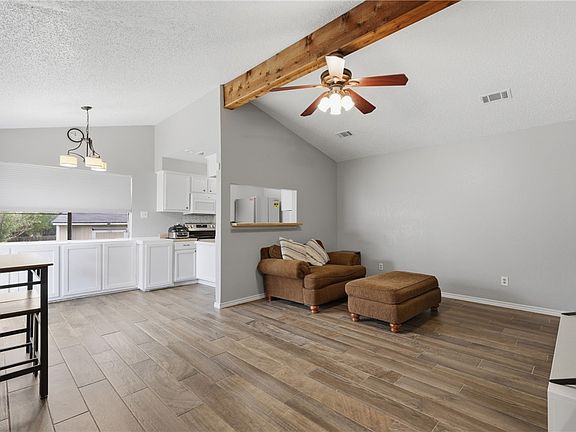 4th image of 3113 Larkspur Cir