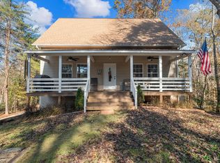 3714 Lakeview Dr, Gainesville, GA 30501