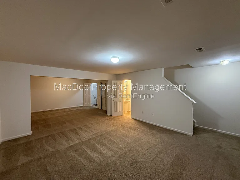 219 Merrill Ct — Photo 17