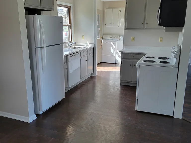 10570 Barmore Ave — Photo 3