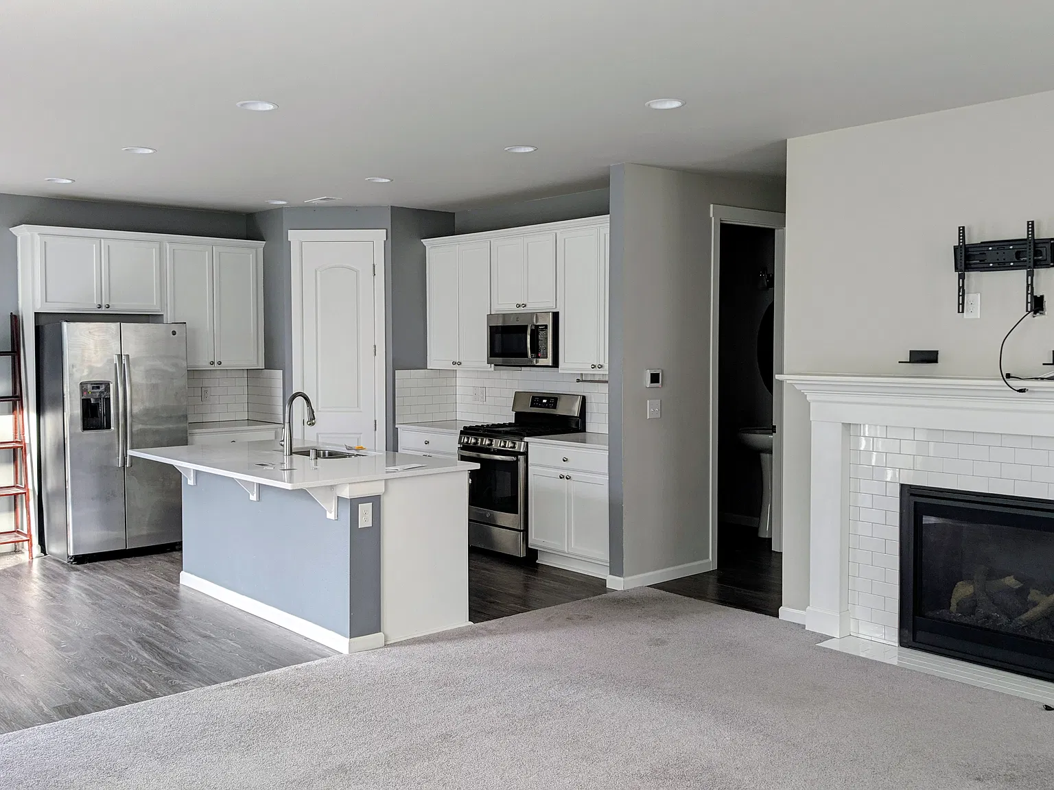 3 bed, 2152 sqft, $2,850 — Photo 3
