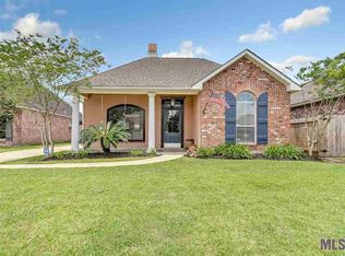 2120 Hunters Trail Dr, Baton Rouge, LA 70816