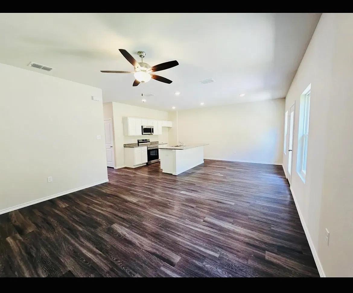3 bed, 1234 sqft, $2,199 — Photo 4