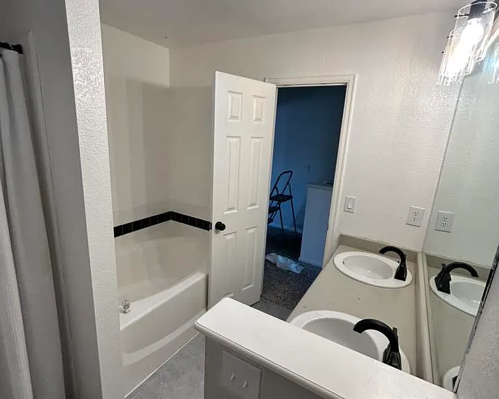 2905 Neil Dr #1 — Photo 12
