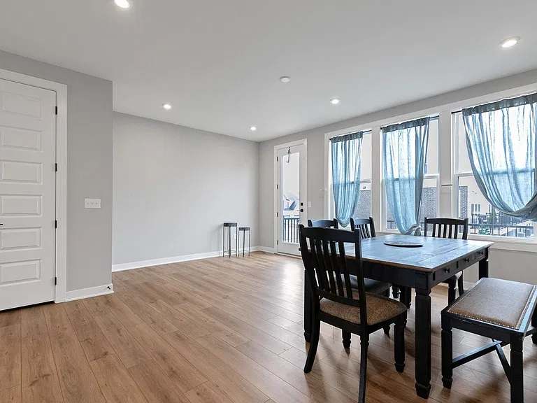 6032 Windsor Dr — Photo 18