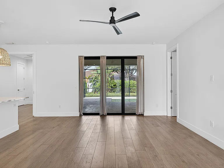 1218 SW 9th Ct — Photo 12