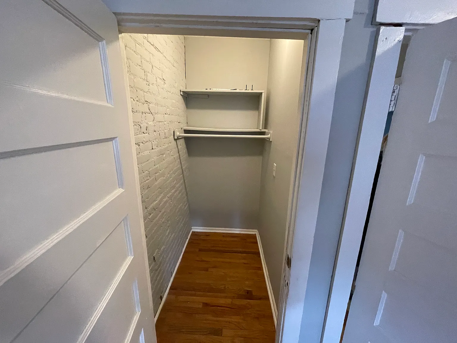 2 bed, 910 sqft, $1,800 — Photo 3