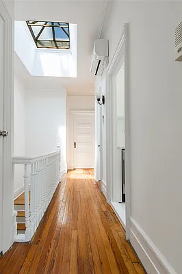 Rented by Dixon Advisory USA Inc. | media 43