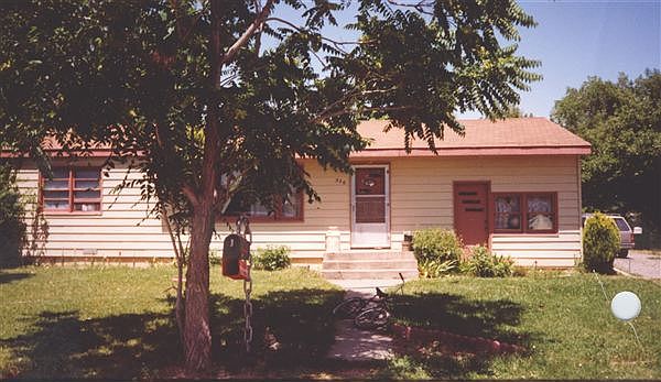 320 E Highland front