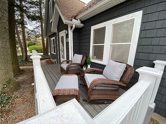 3rd image of 713 N Shore Dr