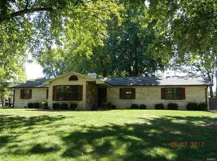 108 Viburnum Dr, Swansea, IL