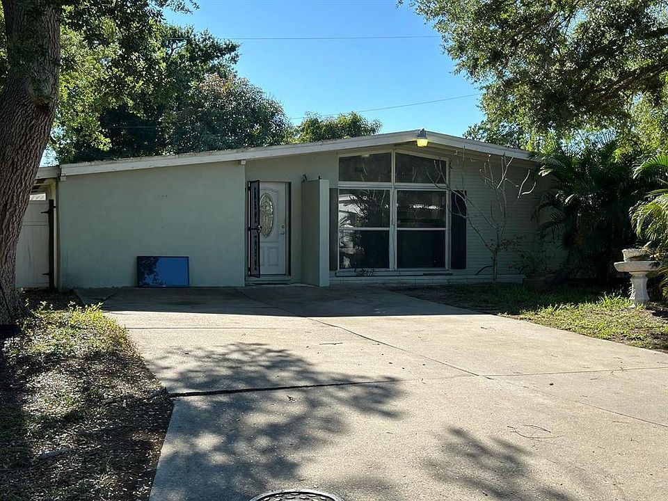 1st image of 2027 Ivy Pl