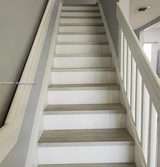 211 Mallory Ct #211 — Photo 15
