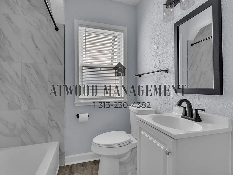 21451 Glenco St — Photo 7