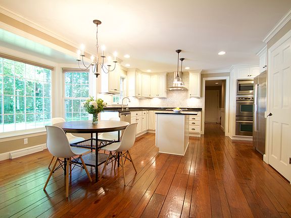 2nd image of 2418 Forest Manor Ct