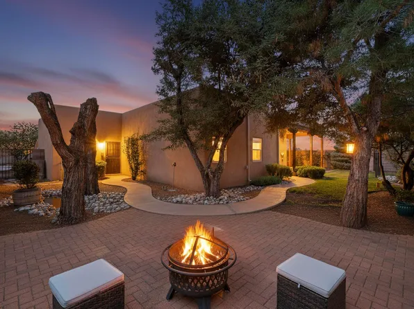 350 Calle Consuelo NE, Los Lunas, NM 87031