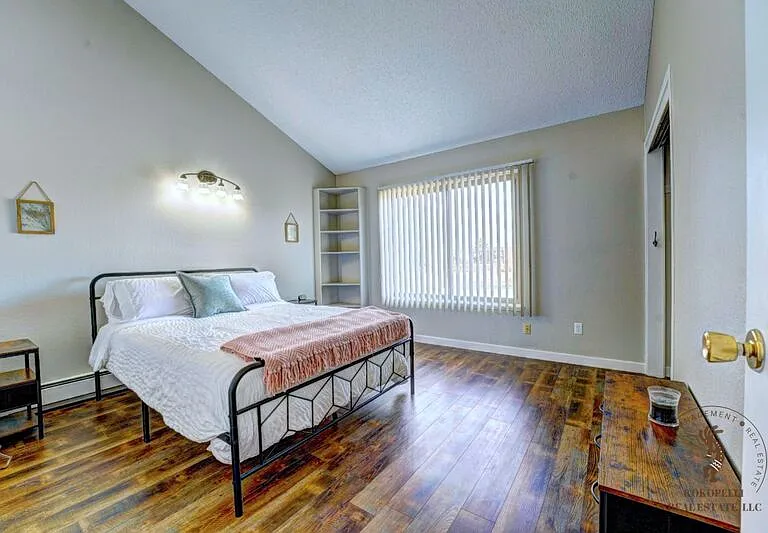 1020 Lakeside Ct #1 — Photo 4