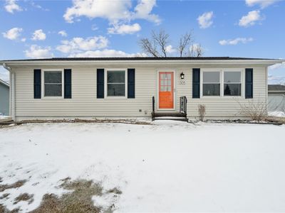 1305 Cress Pkwy, Hiawatha, IA, 52233