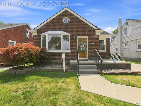 17612 Sprenger Ave, Eastpointe, MI 48021