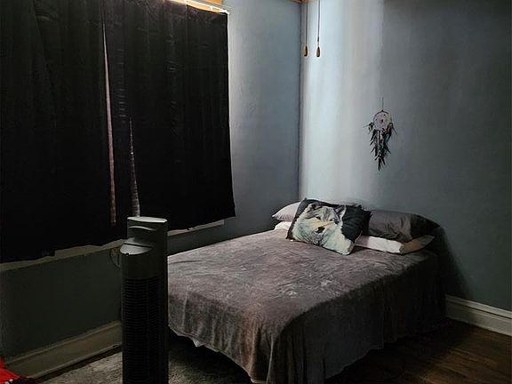 5th image of 4450 Holly Ave