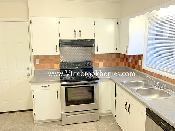 3rd image of 8408 E 106th St