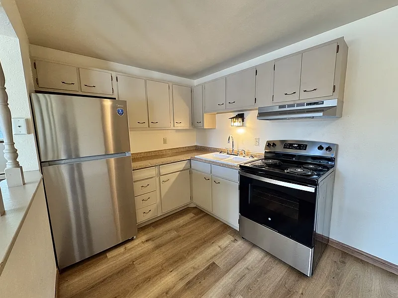 1 bed, 1.0 bath, $929 — Photo 3