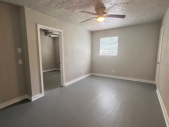 4th image of 3335 Tuam St APT 4