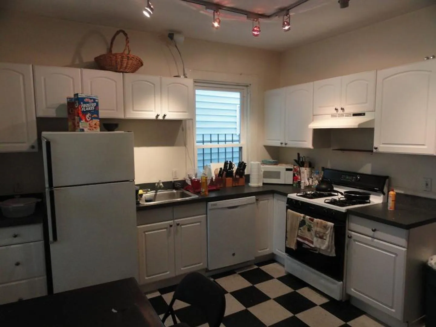 1room rent in Inman Square $1200 — Photo 2