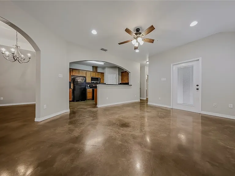 6630 Rhine Dr #B — Photo 2