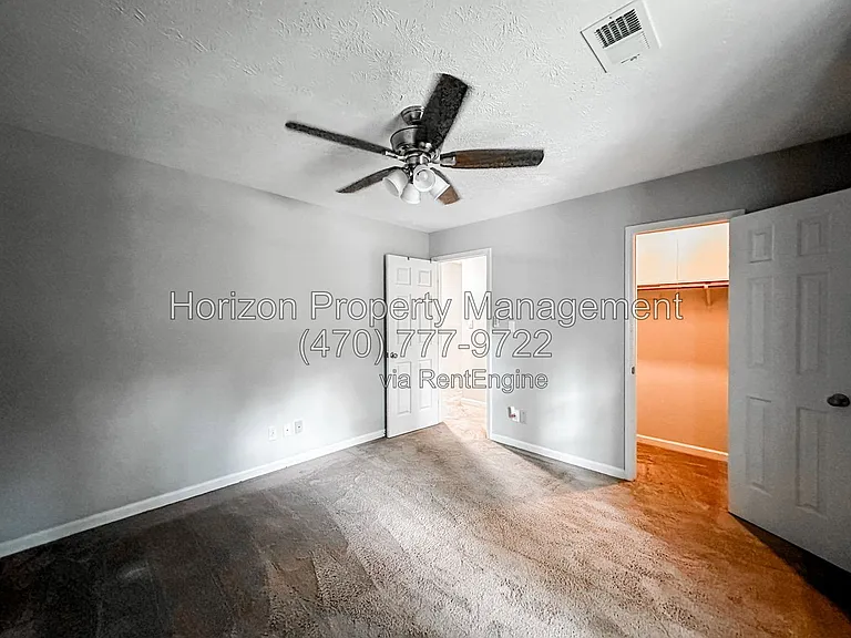 4925 Farmstead Ct NE — Photo 16