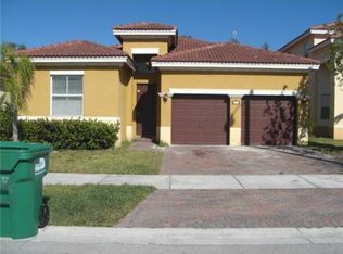 8881 NW 185th St, Hialeah, FL 33018