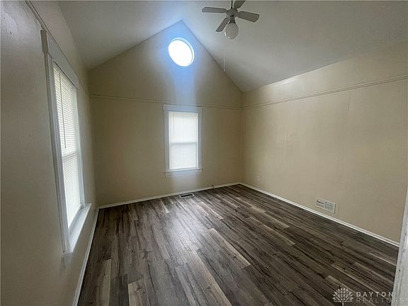 3rd image of 310 W Sycamore St