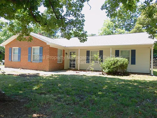 4921 Chaucer Dr Photo 1