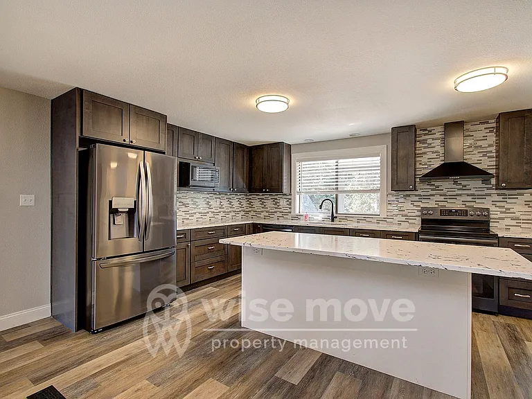4001 NW 127th St — Photo 10