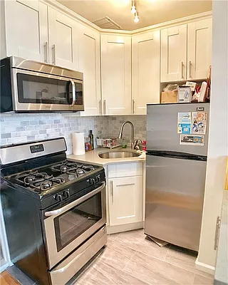 Rented by Century 21 Metropolitan | media 31